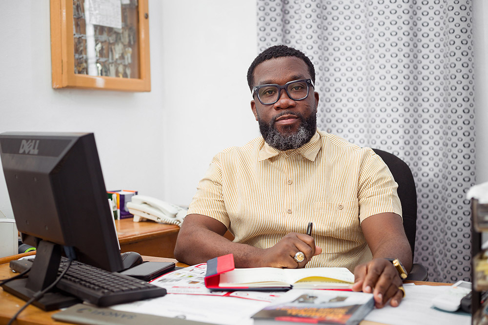 Atasemanso Hospital Administration Department - hospital management and operational oversight